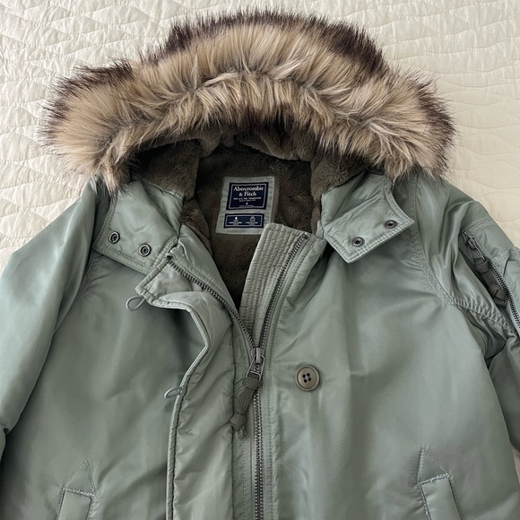 🔥ABERCROMBIE AND FITCH Green Parka Size Small - Picture 3 of 13